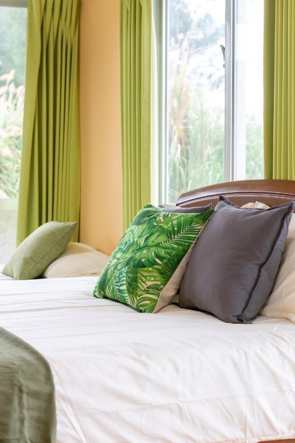 Deluxe Room 130平米 Urumahotel Ngoại thất bức ảnh